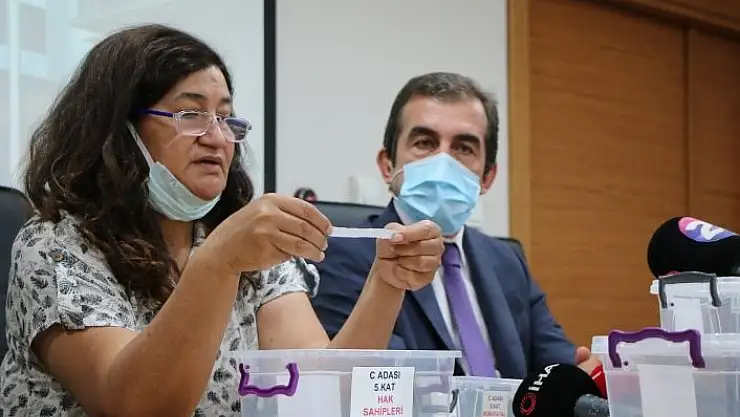 'Elazığ´da 285 depremzede daha çekilen kura ile evlerine kavuştu'