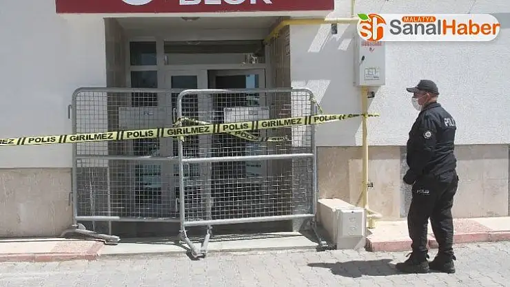 Elazığ'da 7 katlı apartman karantinaya alındı