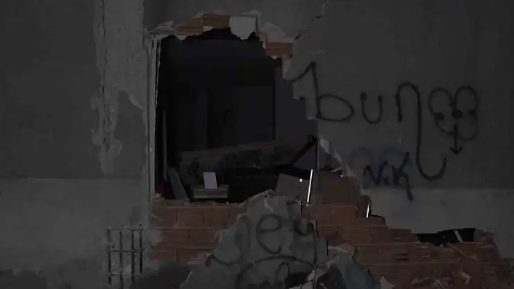 'Elazığ´da 9 katlı binanın duvarları yıkıldı'