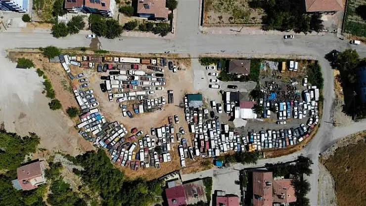 'Elazığ´da araç mezarlığı, 60 milyonluk servet çürüyor'
