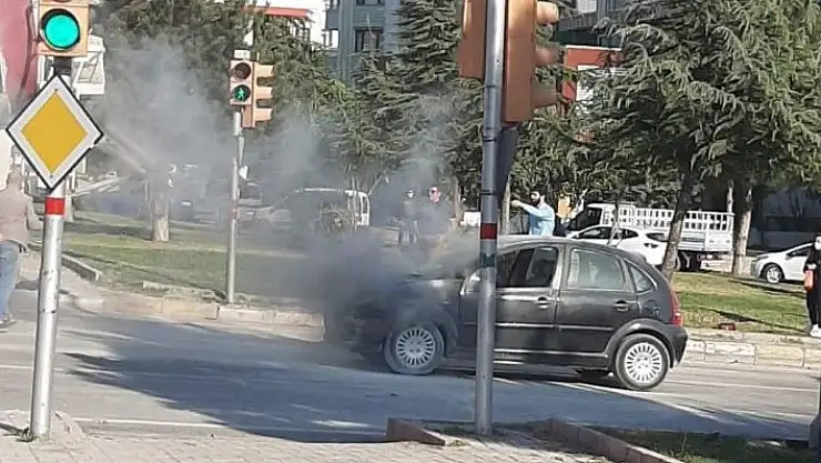 'Elazığ´da araç yangını'