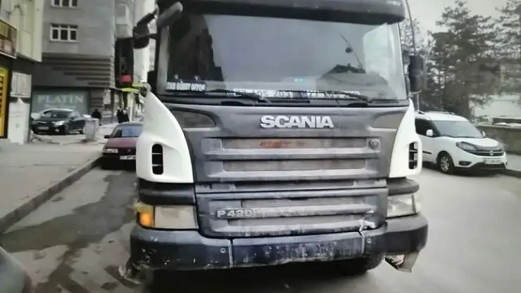 'Elazığ´da beton mikserinin çarptığı yaya yaralandı'