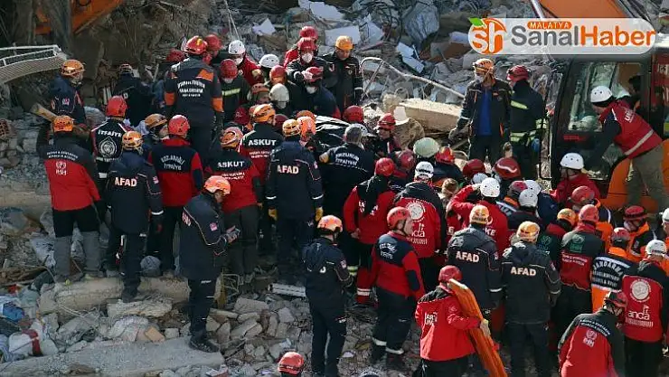 Elazığ'da bir kişinin daha cansız bedenine ulaşıldı