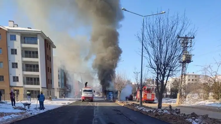 'Elazığ´da çıkan yangında büfe kullanılmaz hale geldi'