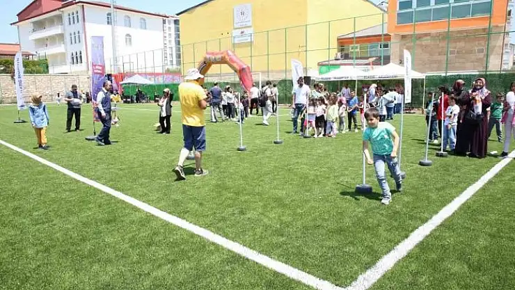 'Elazığ´da çocuk festivali yoğun katılımla gerçekleşti'