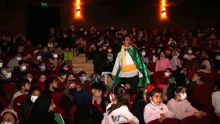 'Elazığ´da çocuk tiyatrosuna yoğun ilgi'