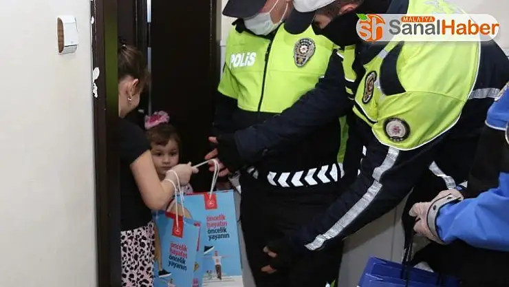 Elazığ'da çocuklara ev ziyaretiyle trafik eğitimi