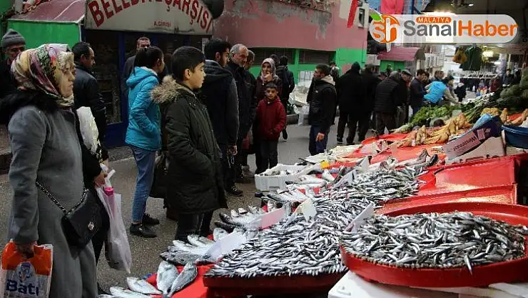 Elazığ'da deniz ile göl balığı rekabeti
