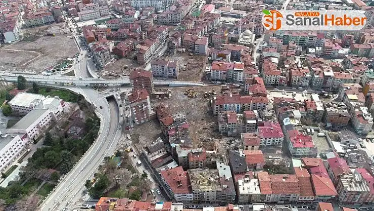 Elazığ'da depremde hasar gören bir mahallede daha yıkım başladı