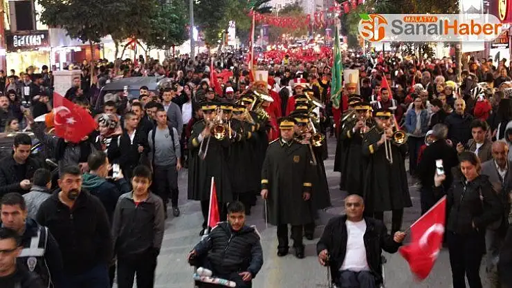 Elazığ'da fener alayı yürüyüşü