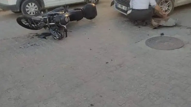 'Elazığ´da hafif ticari araç ile motosiklet çarpıştı :1 yaralı'