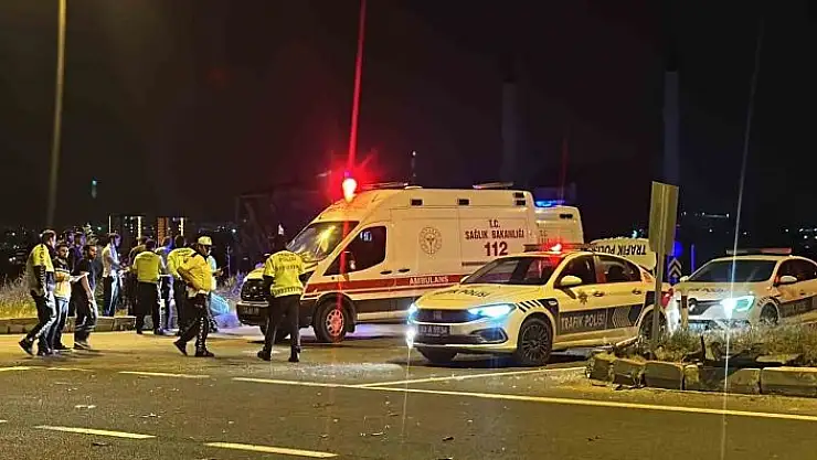 'Elazığ´da hafif ticari araç ile otomobil çarpıştı: 2 yaralı'