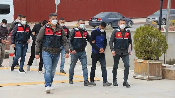 'Elazığ´da hırsızlık yapıp Diyarbakır´da yakalanan 2 şüpheli tutuklandı'