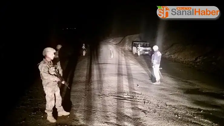 Elazığ'da jandarma,yıl başı uygulamasında toz esrar ele geçirdi