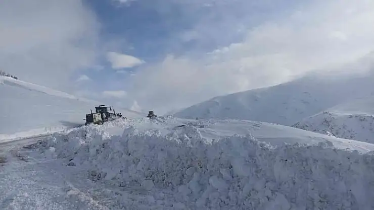 'Elazığ´da kapalı 37 köy yolunun açılması için çalışmalar sürüyor'