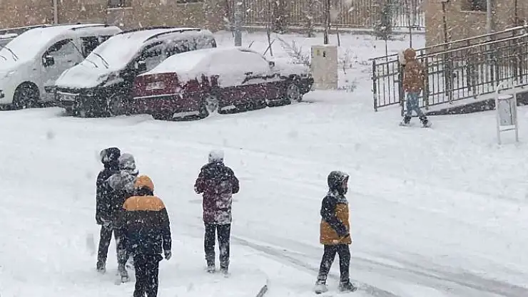 'Elazığ´da kar tatili 1 gün daha uzatıldı'