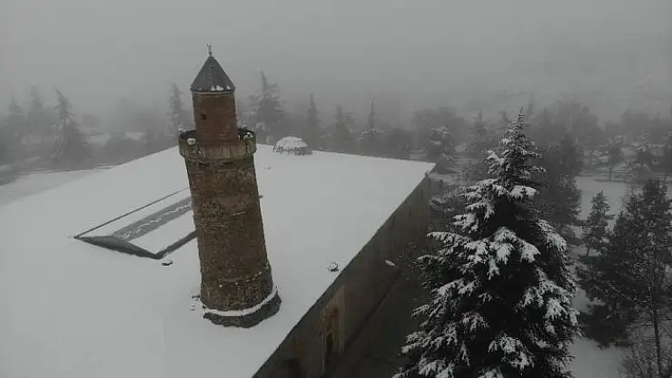 'Elazığ´da kar ve sis altındaki tarihin eşsiz manzarası'