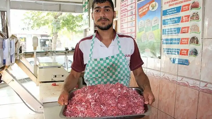 'Elazığ´da kasapların kıyma mesaisi'