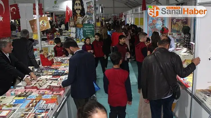 Elazığ'da kitap fuarına yoğun ilgi devam ediyor