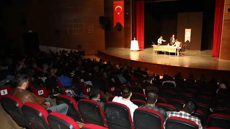 'Elazığ´da ´Metot´ adlı tiyatro oyunu sahnelendi'