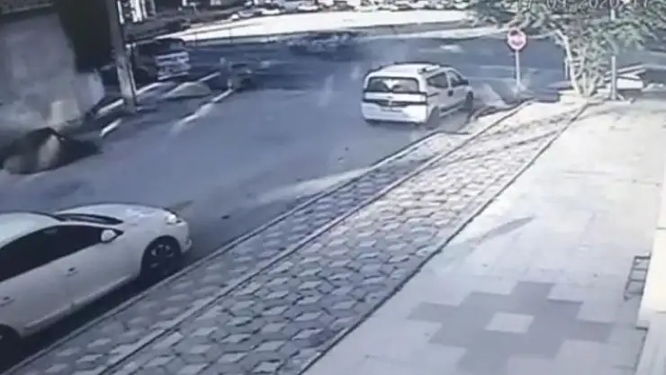 'Elazığ´da ölümle biten kaza anı kamerada'