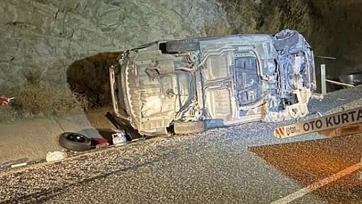'Elazığ´da otomobil  takla attı, sürücü yaralı kurtuldu'