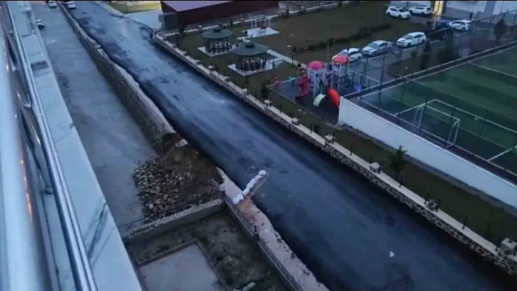 'Elazığ´da sağanak sonrası istinat duvarı çöktü'