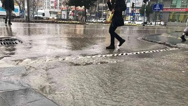 'Elazığ´da sağanak yağış etkili oldu'