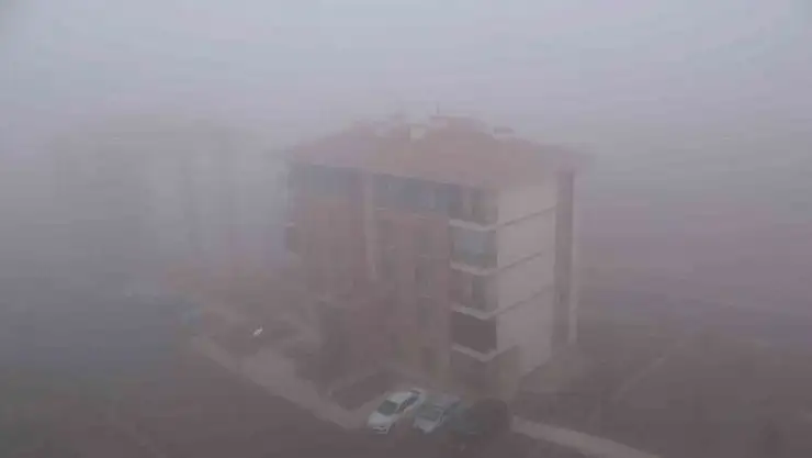 'Elazığ´da sis hayatı olumsuz etkilemeyi sürdürüyor'