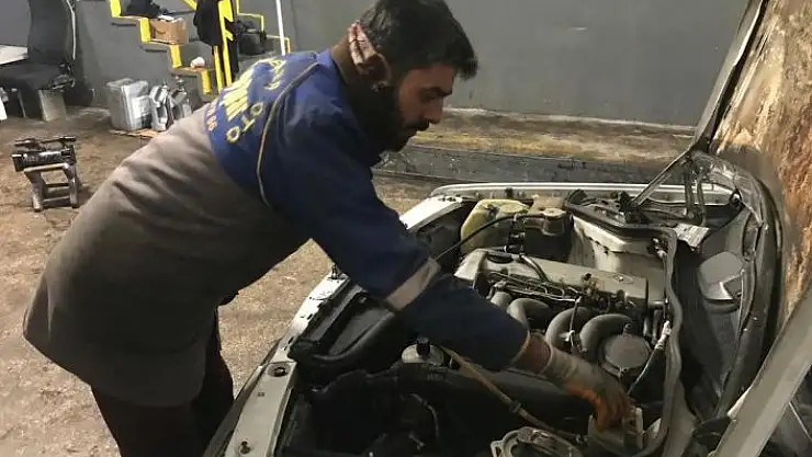 'Elazığ´da soğuklar arttı, ustalar sürücülere kış bakımını hatırlattı'