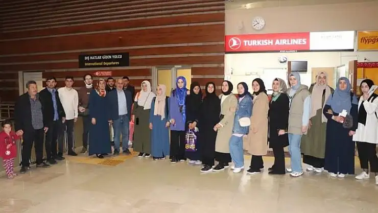 'Elazığ´da üniversite öğrencileri umreye gönderildi'