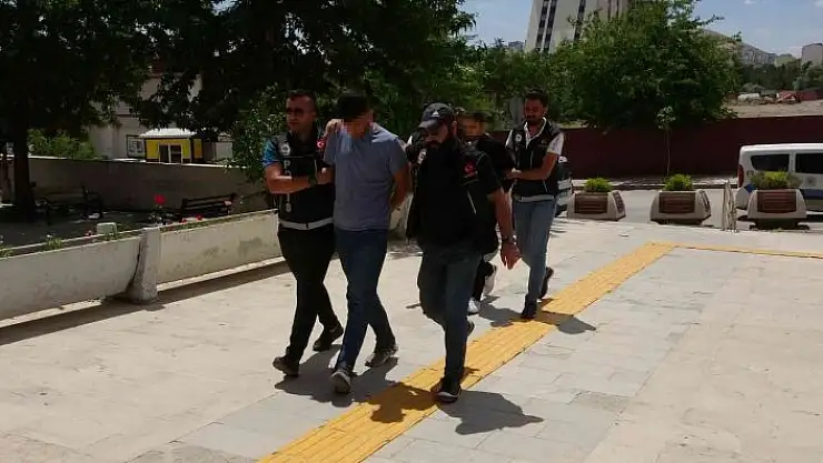 'Elazığ´da uyuşturucu satan 2 şüpheli tutuklandı'