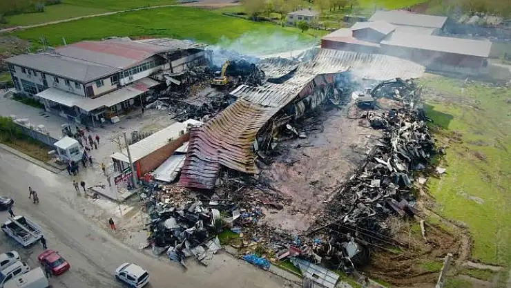 'Elazığ´da yanan tavuk fabrikası havadan görüntülendi'