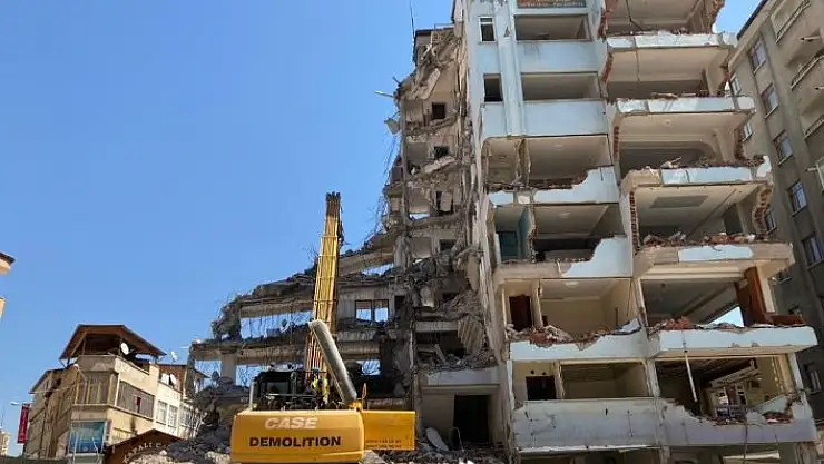 'Elazığ´da yıkım çalışmaları sürüyor'