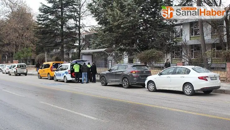 Elazığ'da zincirleme trafik kazası, 5 araç bir birine girdi