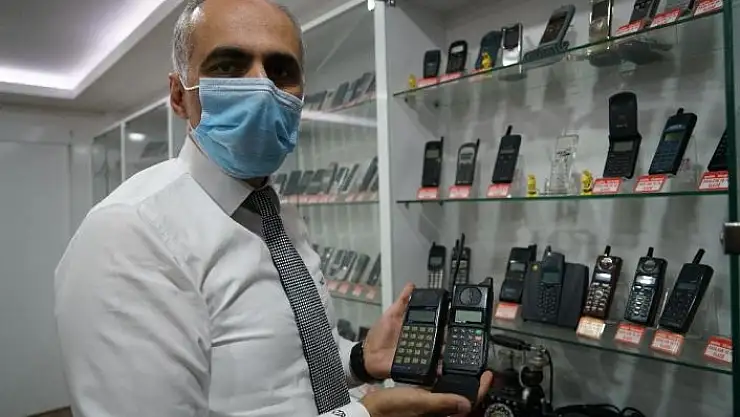 'Elazığ´daki telefon koleksiyonu görenleri hayrete düşürüyor'