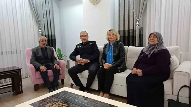 'Elazığ Emniyet Müdürü Karayel ve eşi, şehit ailesiyle bir araya geldi'