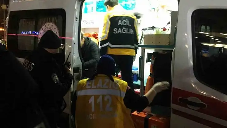 'Elazığ´ın en işlek caddesinde bıçaklı kavga: 2 yaralı'