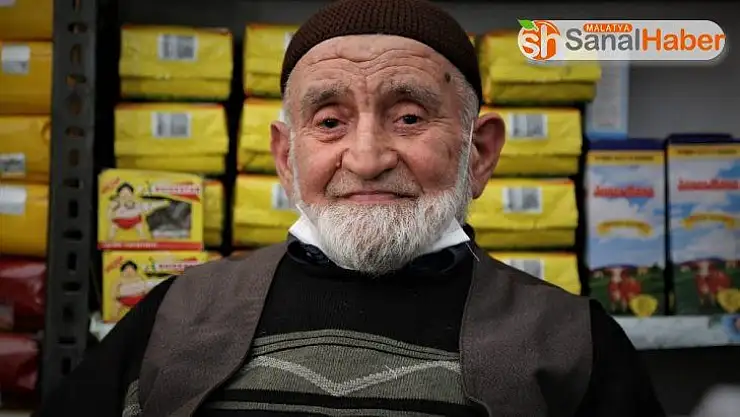 Elazığ'ın en yaşlı esnafı 85 yaşında işinin başına döndü