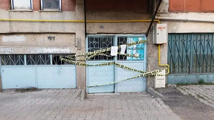 'Elazığ Karakoçan´da 5 katlı apartman karantinaya alındı'
