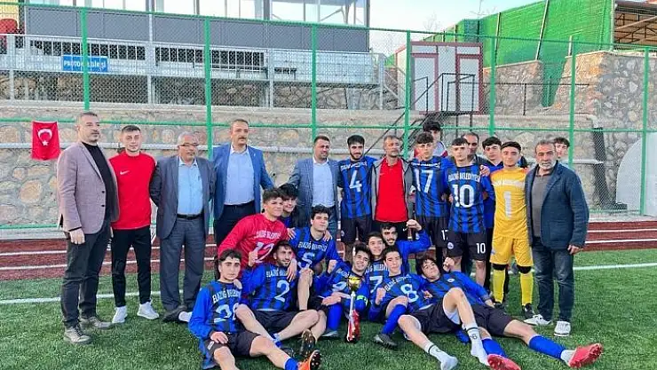 'Elazığ U18 Ligi´nde şampiyon Elazığ Belediyespor'