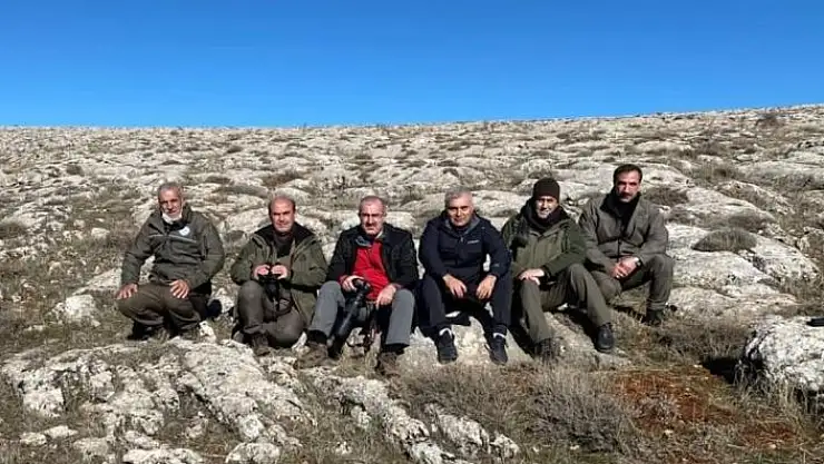 'Elazığ Valisi Toraman, dağ keçilerini izleme çalışmasına katıldı'