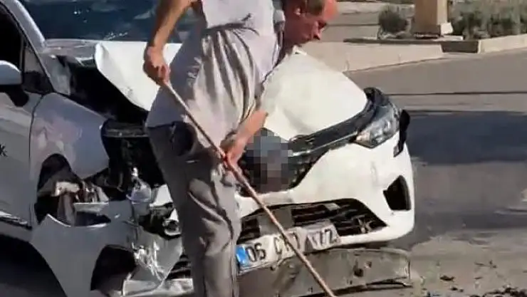 'Elazığda otomobil ile minibüs çarpıştı: 1 yaralı'