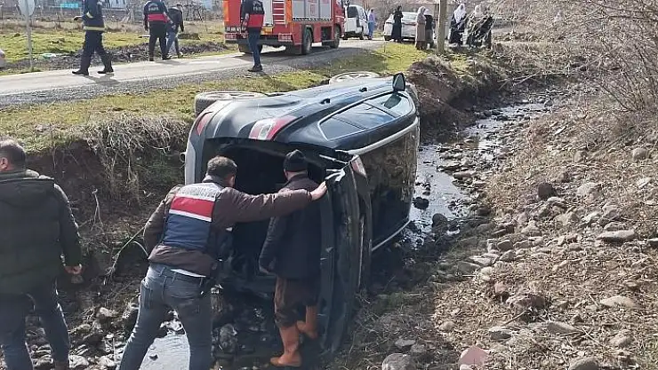 'Elazığda otomobil yoldan çıkıp takla attı: 1 yaralı'