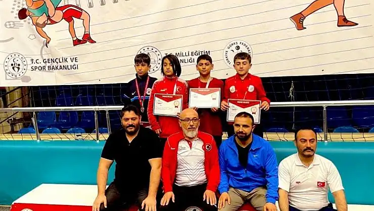 'Elazığlı güreşçiden Türkiye 3.lüğü'