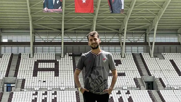 'Elazığspor taraftarı, yeni stadyuma şükür secdesiyle girdi'