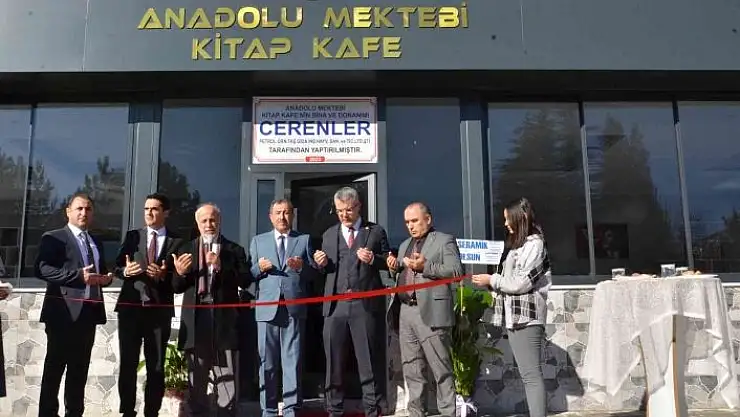 'Elbistan´da bir okula `Anadolu Mektebi Kitap Kafe´ açıldı'