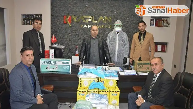 Elbistanlı esnaf, deposundaki 10 bin maskeyi devlete hibe etti