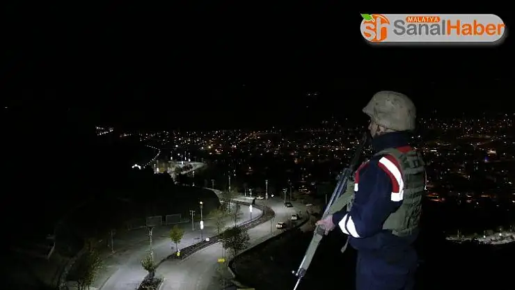 En uzun gecede, vatan nöbeti tamam