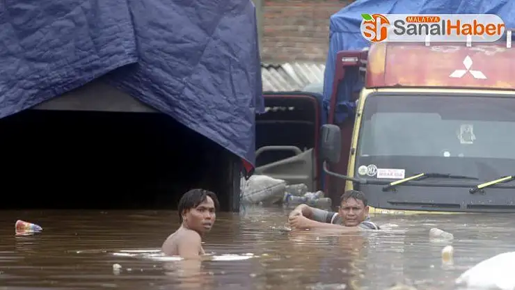 Endonezya'da sel: 9 ölü